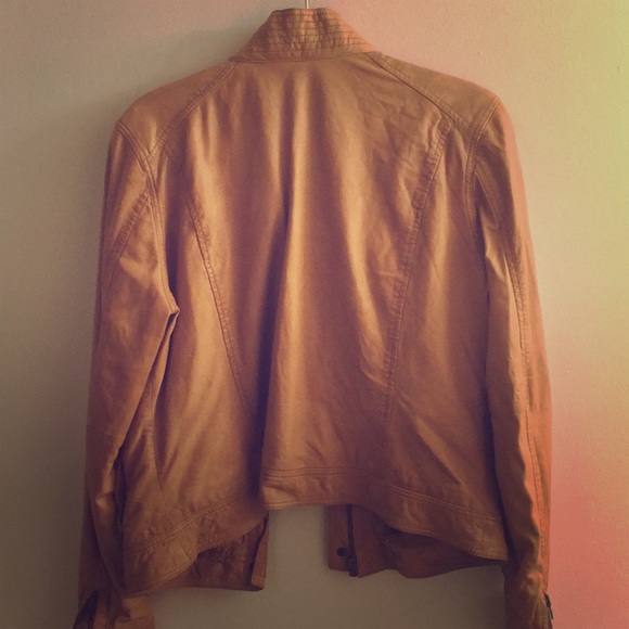 🍀Tan Leather Jacket🍀 - Picture 3 of 6